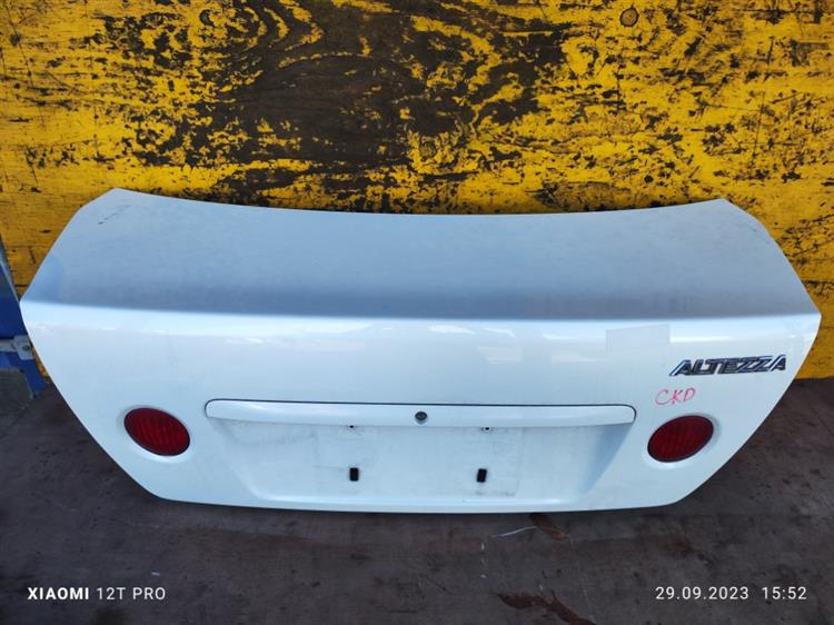 Крышка багажника Тойота Алтеза в Красноярске 651581